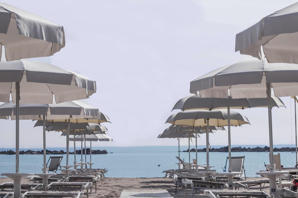 Hotel Bernard San Benedetto del Tronto Exterior photo